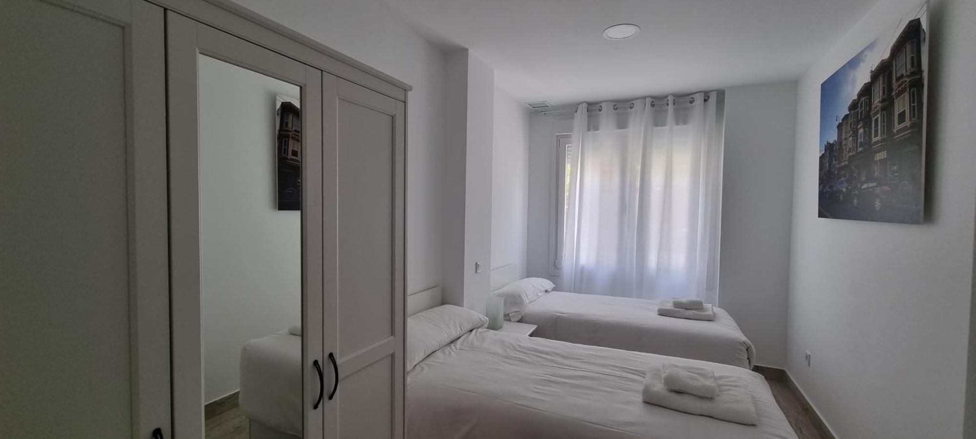 Apartamentos Tanez Santurce A マドリード エクステリア 写真